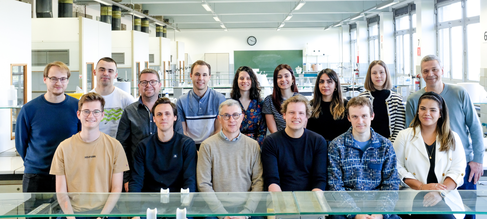 ATOMIC AND MASS SPECTROMETRY Research Group ATOMIC AND MASS